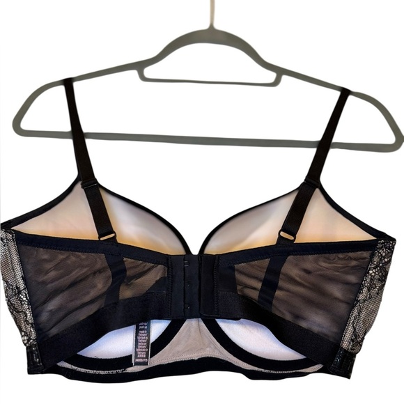 Victoria's Secret Very Sexy Push Up Bra - Picture 3 of 7